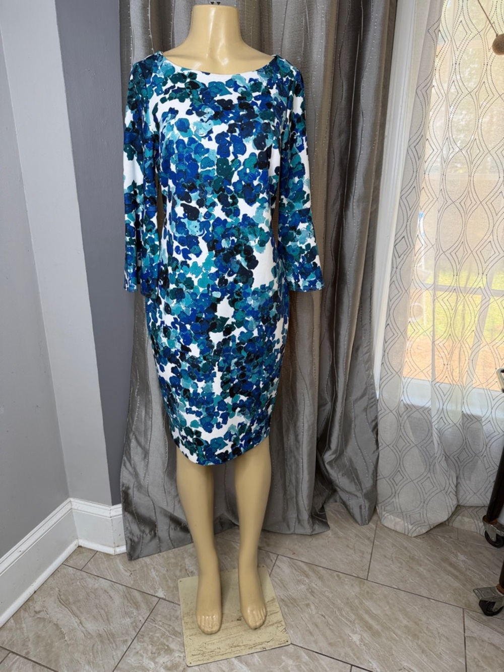 Calvin Klein Women’s Sz 10 Blue and Teal Floral Midi Dress - Picture 1 of 8